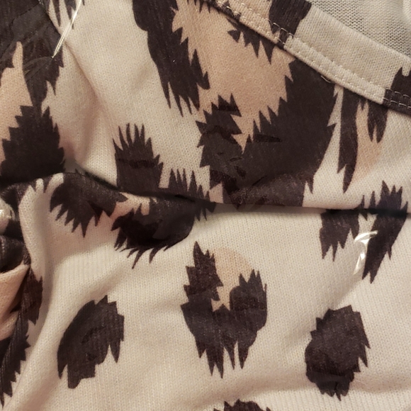 🎉HP×2 🎉Leopard Long Sleeve Shorts Set💤 - Picture 5 of 5